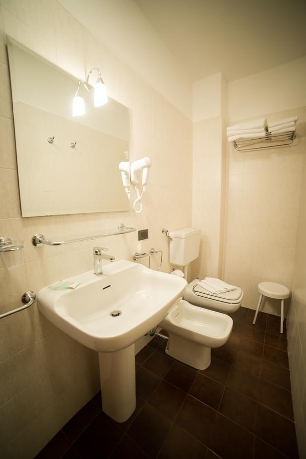 La Ruota Hotel Morbegno Buitenkant foto